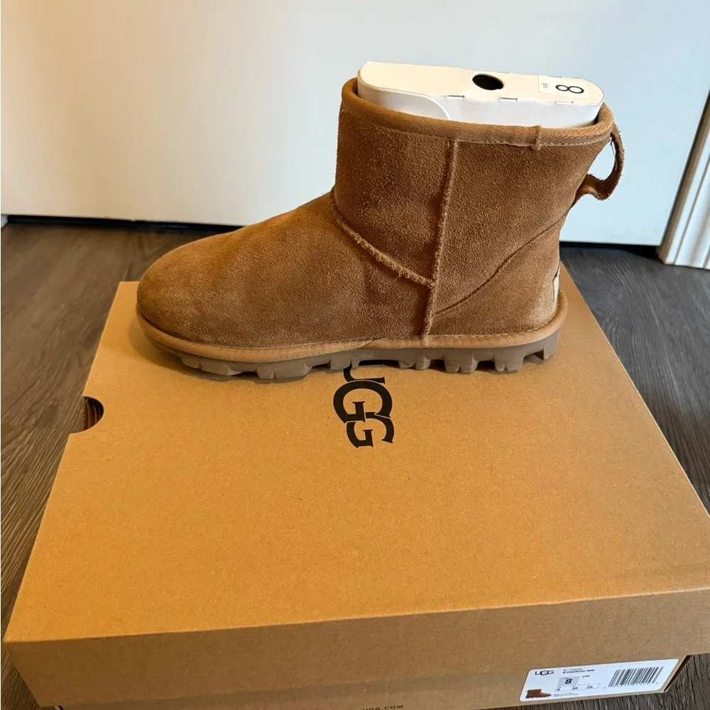 UGG Essential Mini Bootie - Picture 4 of 5